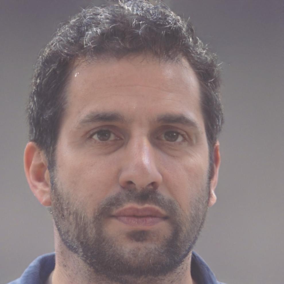 Tommaso Velluti che condivide la sua esperienza di crescita personale